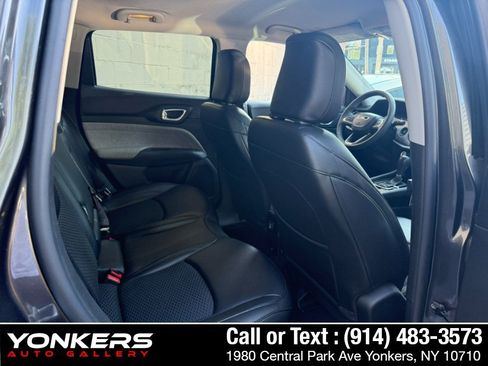 Used 2022 Jeep Compass Latitude AWD/4WD image 30