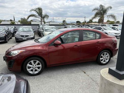 Used 2010 MAZDA MAZDA3 i Touring FWD image 2