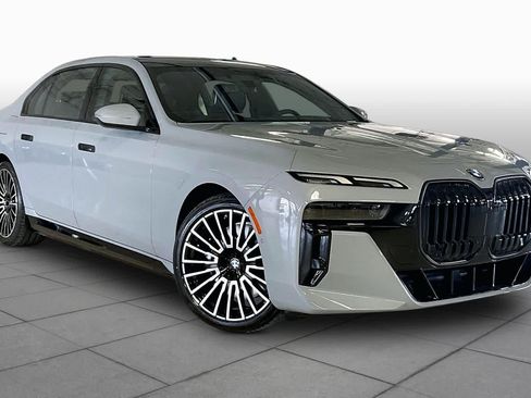 New 2026 BMW i7 xDrive60 AWD/4WD image 2