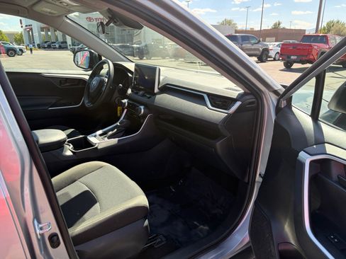 Used 2025 Toyota RAV4 LE AWD/4WD image 27