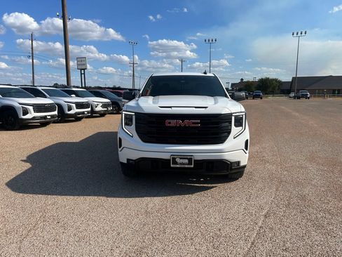 Used 2023 GMC Sierra 1500 Elevation AWD/4WD image 8