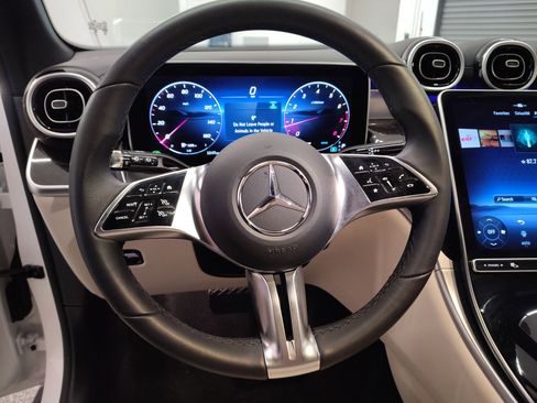 Used 2025 Mercedes-Benz GLC 300 image 15