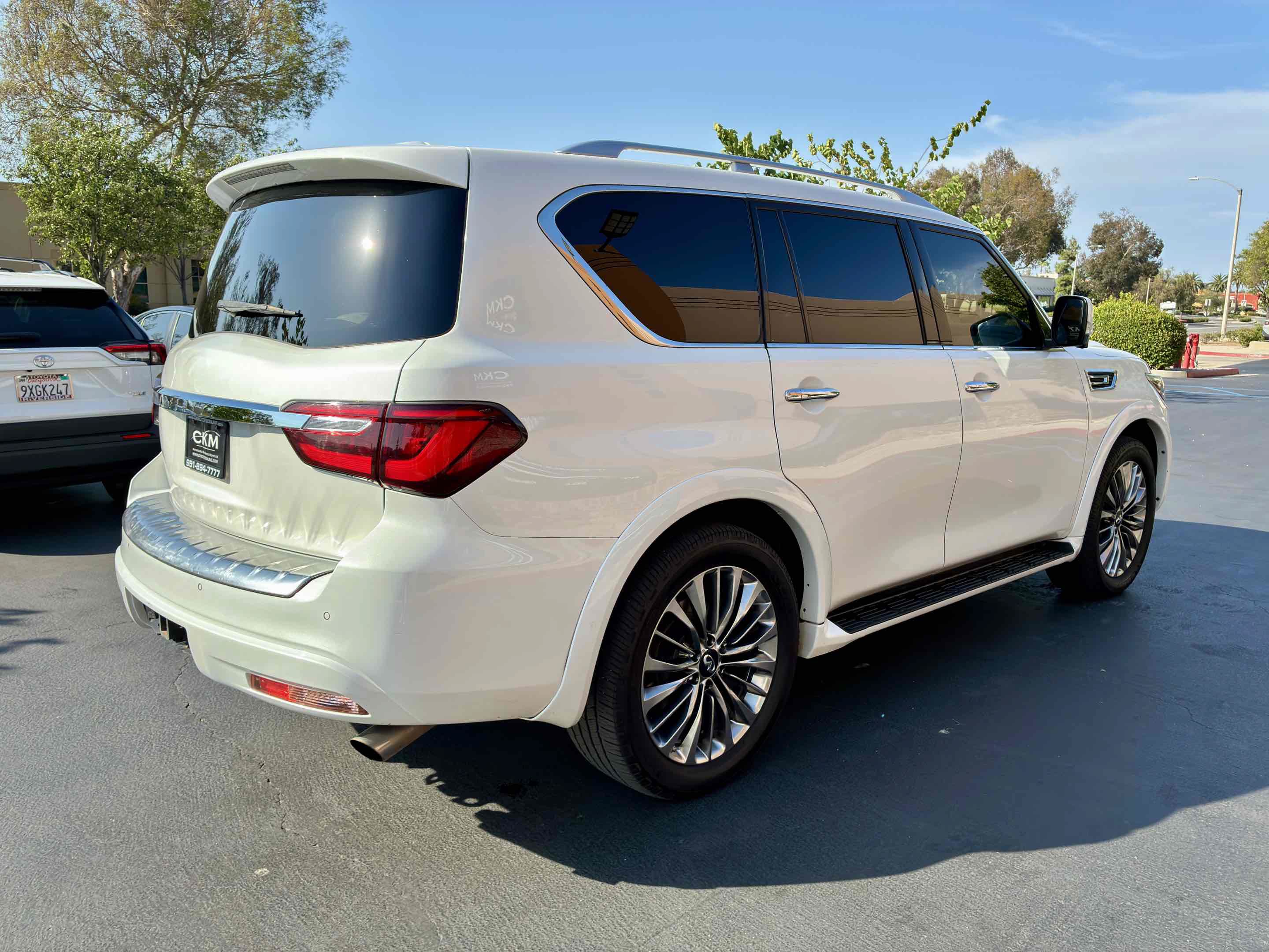 Used 2018 INFINITI QX80 4WD w/ Driver Assistance Package image 8