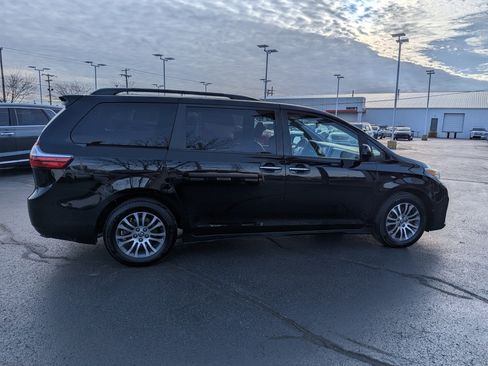 Used 2019 Toyota Sienna XLE Premium image 8