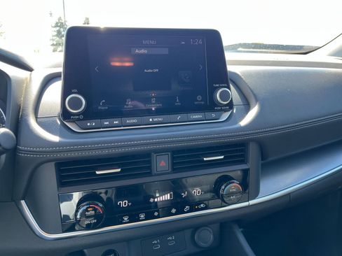 Used 2025 Nissan Rogue SV image 20