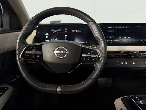 Used 2023 Nissan Ariya AWD image 12