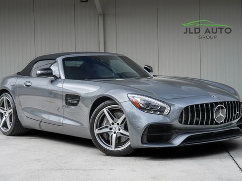 Used 2019 Mercedes-Benz AMG GT Roadster image 2