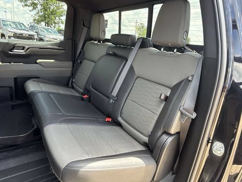 Used 2022 Chevrolet Silverado 1500 ZR2 w/ Technology Package AWD/4WD image 29