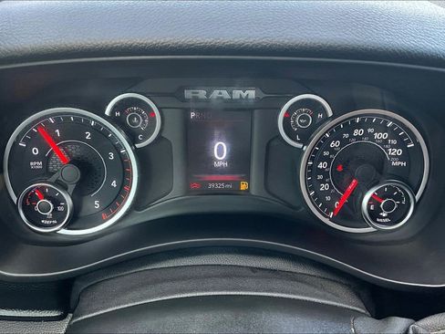 Used 2025 RAM 2500 Big Horn AWD/4WD image 15