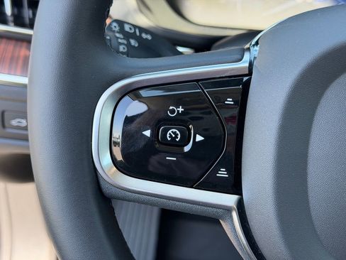 Certified 2023 Volvo XC60 B5 Ultimate w/ Climate Package AWD/4WD image 28