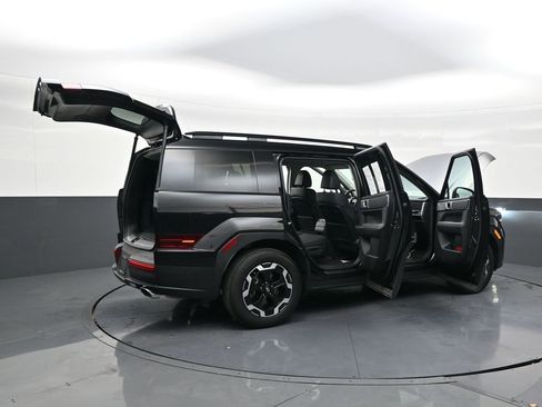 Used 2025 Hyundai Santa Fe SEL image 28