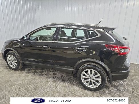 Used 2022 Nissan Rogue Sport SV w/ Technology Package AWD/4WD image 5