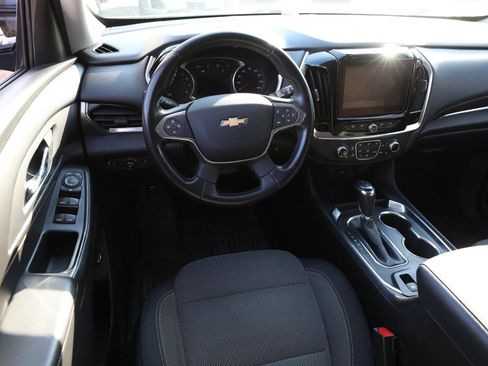 Used 2018 Chevrolet Traverse LT image 16
