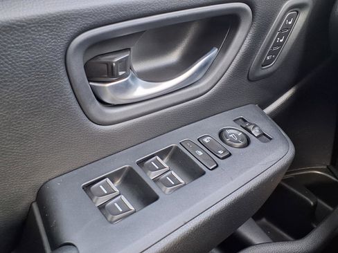 Used 2025 Honda Pilot Touring image 10