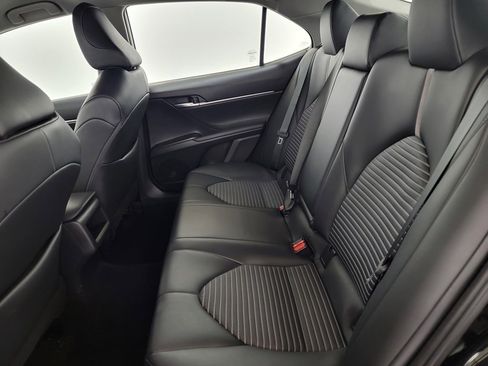 Used 2023 Toyota Camry SE image 14