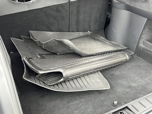 Used 2023 Tesla Model X image 17