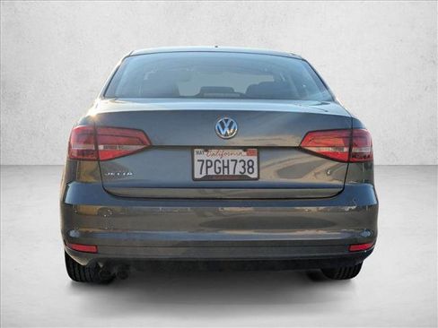 Used 2015 Volkswagen Jetta S image 4