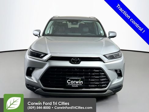 Used 2024 Toyota Grand Highlander AWD image 4
