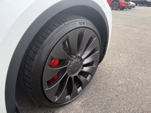 Used 2022 Tesla Model Y Performance image 42