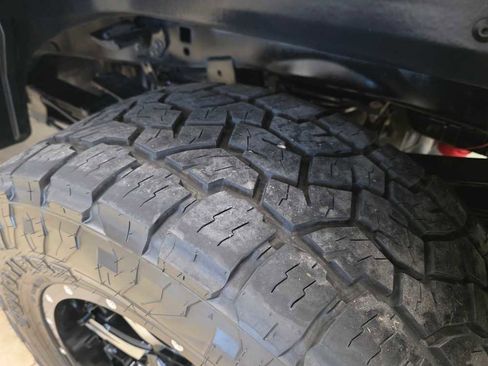 Used 2017 Ford F350 Platinum image 9