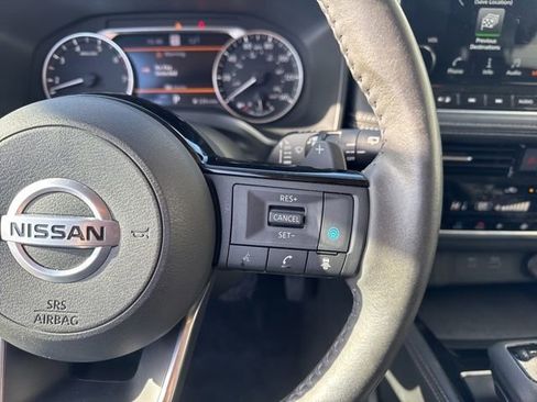 Used 2021 Nissan Rogue SL w/ Premium Package image 13