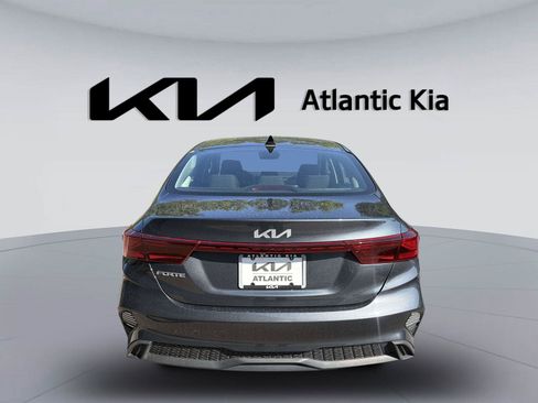 Certified 2023 Kia Forte LXS w/ LXS Technology Package FWD image 7