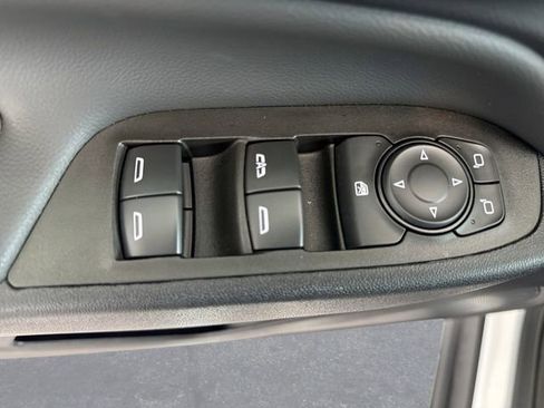 Used 2024 Chevrolet Equinox LT image 19