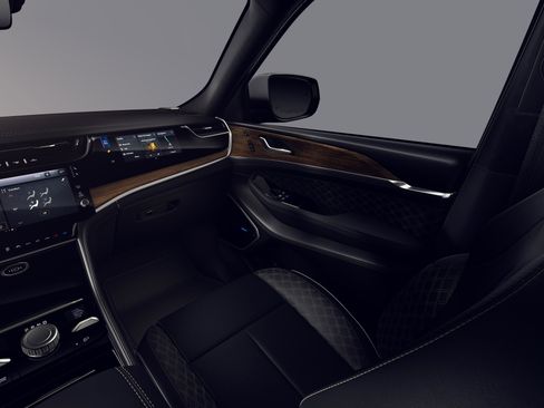 New 2026 Jeep Grand Cherokee L Summit AWD/4WD image 19