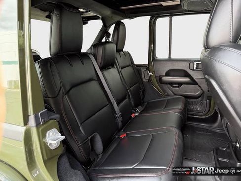 Used 2024 Jeep Wrangler Unlimited Rubicon AWD/4WD image 22