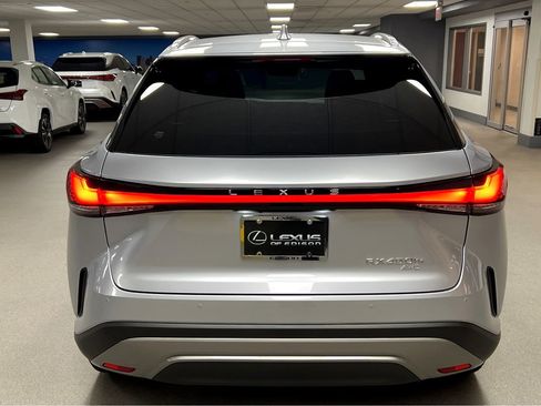 New 2026 Lexus RX 450h AWD image 6