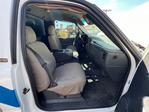 Used 2002 Chevrolet Silverado 3500 2WD Regular Cab image 15