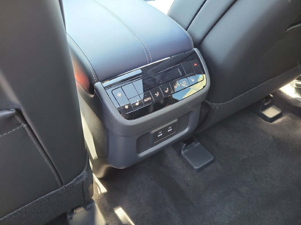 Used 2026 INFINITI QX60 Sport w/ Dark Cargo Package AWD/4WD image 8