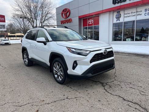 Used 2024 Toyota RAV4 XLE Premium image 7