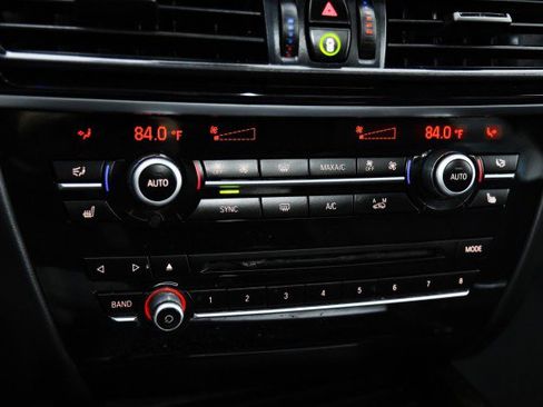 Used 2018 BMW X5 xDrive50i w/ Premium Package image 23