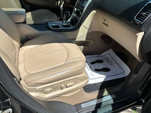 Used 2010 GMC Acadia SLT AWD/4WD image 12