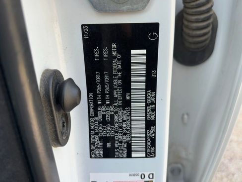 Used 2024 Toyota 4Runner SR5 RWD image 28