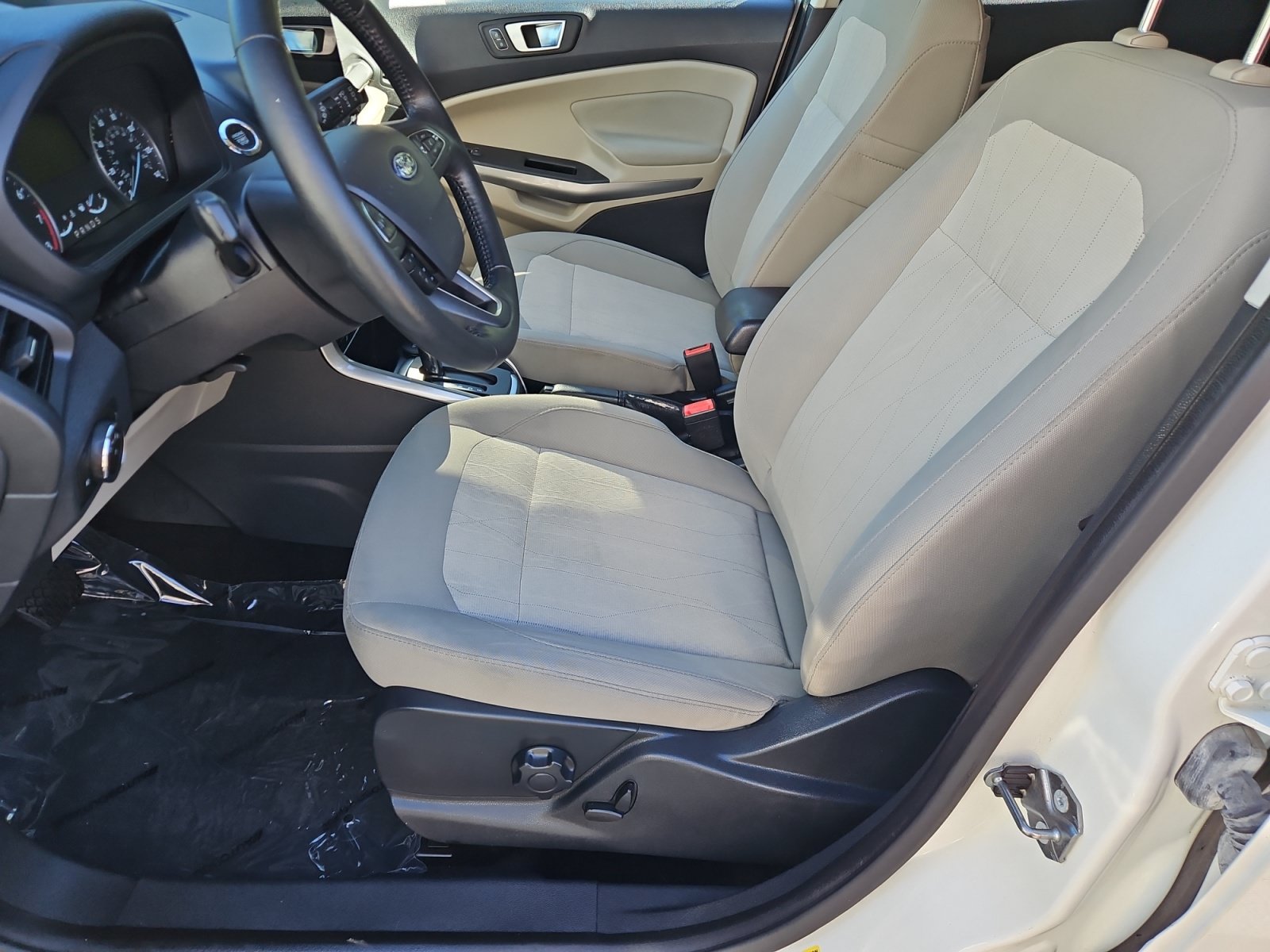 Used 2018 Ford EcoSport SE FWD image 9