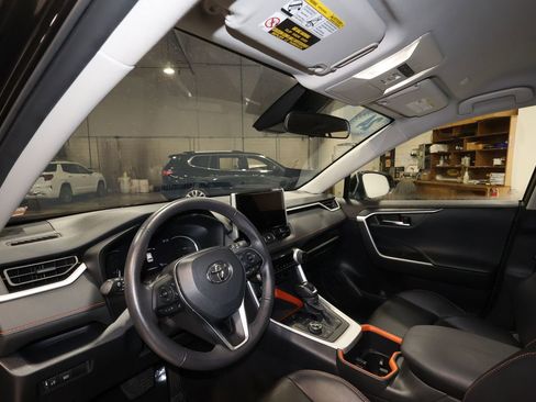 Used 2024 Toyota RAV4 Adventure image 9