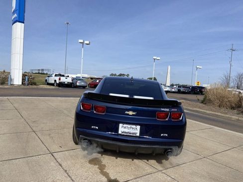 Used 2010 Chevrolet Camaro SS w/ RS Package image 9