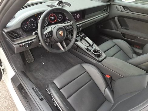 Certified 2024 Porsche 911 Carrera GTS image 4