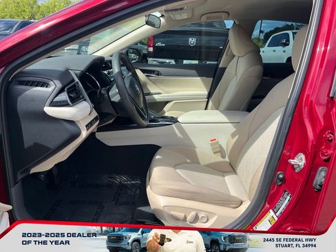 Used 2020 Toyota Camry LE FWD image 11