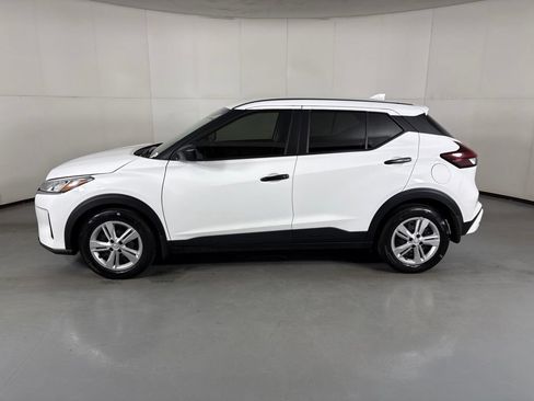 Used 2024 Nissan Kicks S FWD image 5