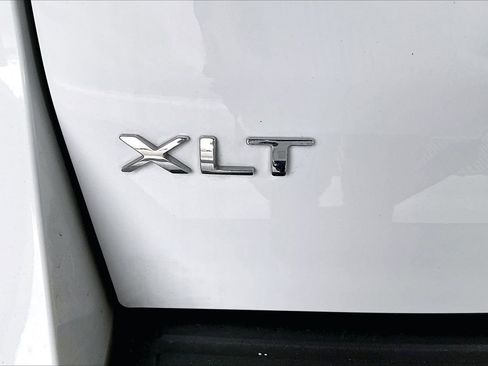 Used 2024 Ford Expedition XLT image 9