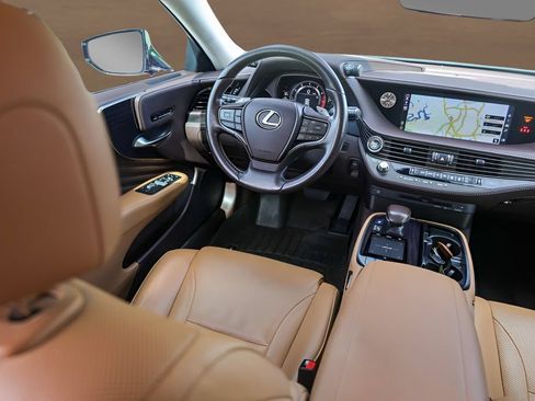Used 2018 Lexus LS 500 w/ Accessory Package (Z2) RWD image 25