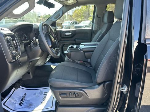 Used 2022 Chevrolet Silverado 1500 Custom AWD/4WD image 9