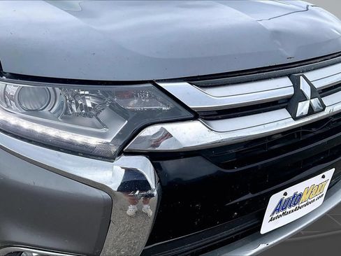 Used 2018 Mitsubishi Outlander SE AWD/4WD image 34