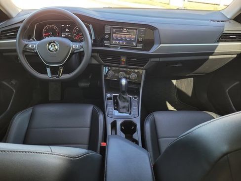 Used 2021 Volkswagen Jetta SE FWD image 13