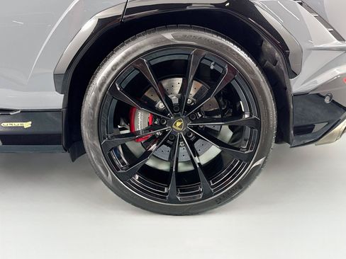 Used 2024 Lamborghini Urus S AWD/4WD image 33