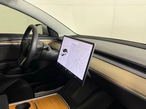 Used 2022 Tesla Model 3 Performance image 30