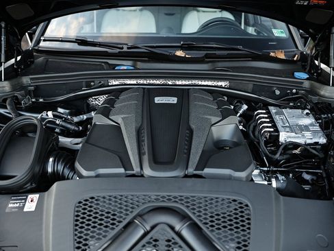 New 2026 Porsche Macan S image 36